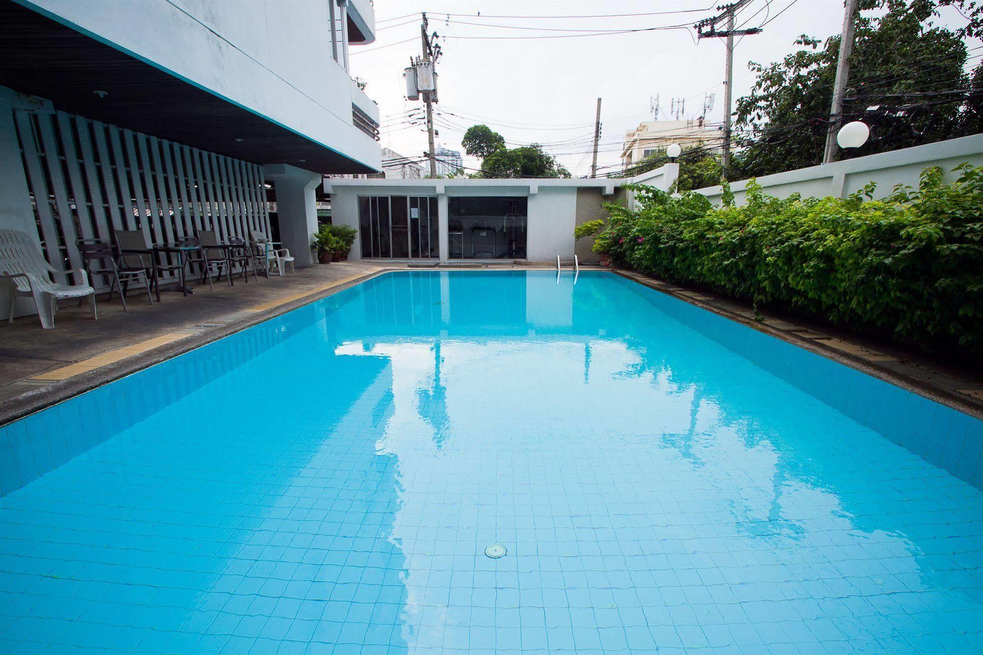 The Xp Bangkok Hotel Exterior photo